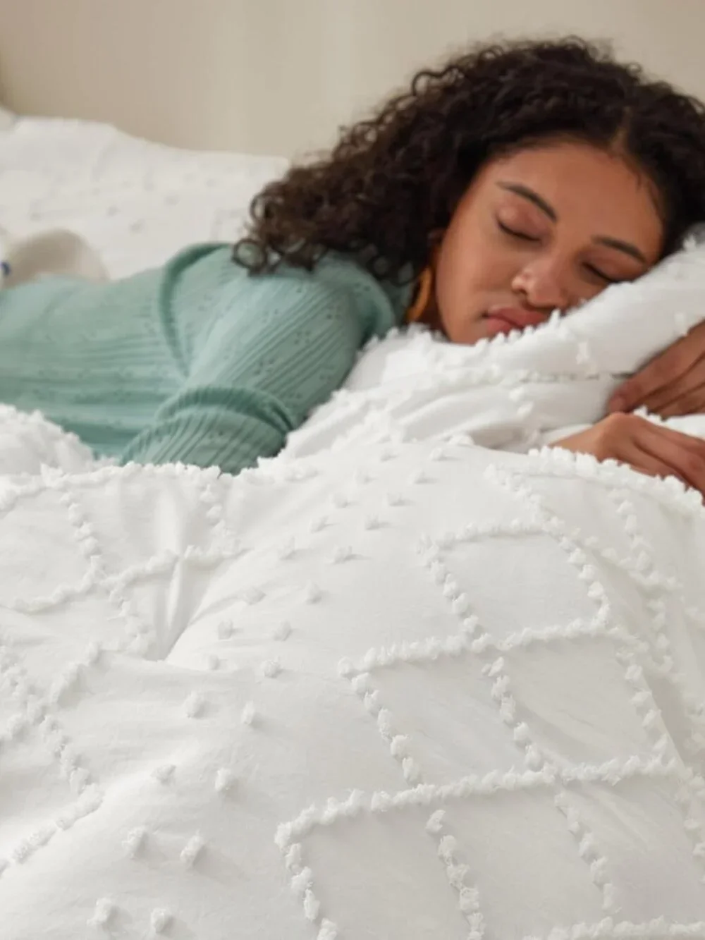 Bedsure Twin XL Comforter Set - White Comforter, Boho Tufted Distressed Vintage
